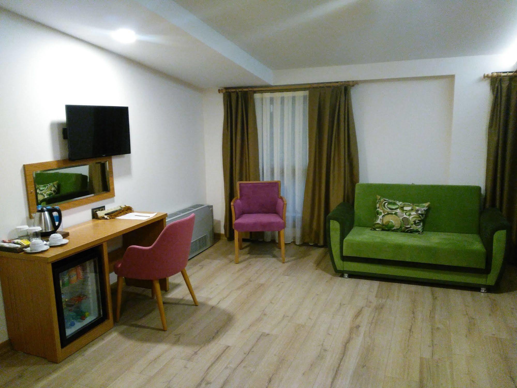Realist Hotel Istanbul Exterior photo